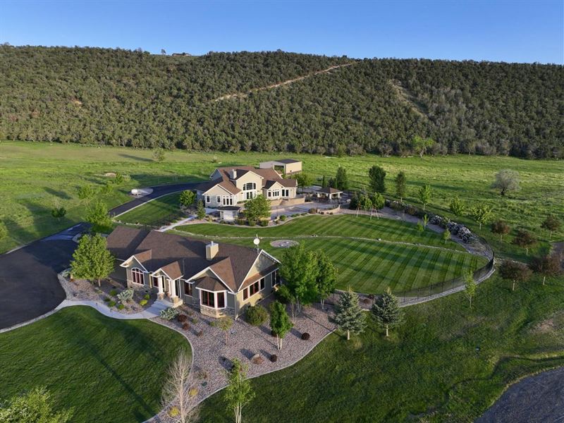 Colorado Mountain Luxury Home on 10 : Cedaredge : Delta County : Colorado