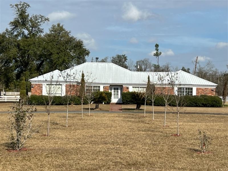 41.34 Acres Ranch Home with Barn : Marianna : Jackson County : Florida