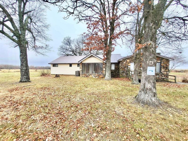 Farm Located in Texas County : Huggins : Texas County : Missouri