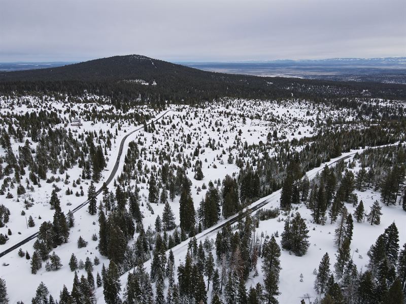 Fun Is Literally Around The Corner : Alturas : Modoc County : California