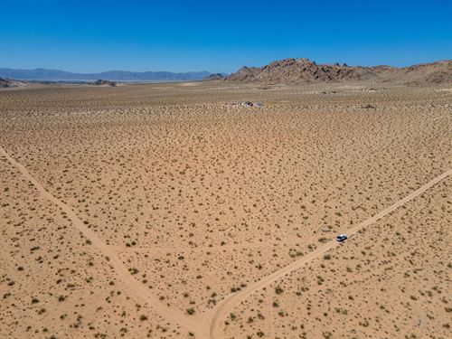 Off-Grid Haven for Your Dream Home : Lucerne Valley : San Bernardino County : California