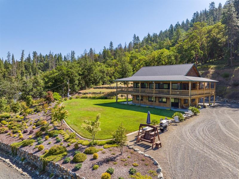 375 Crickett Lane Rural Estate : Cave Junction : Josephine County : Oregon