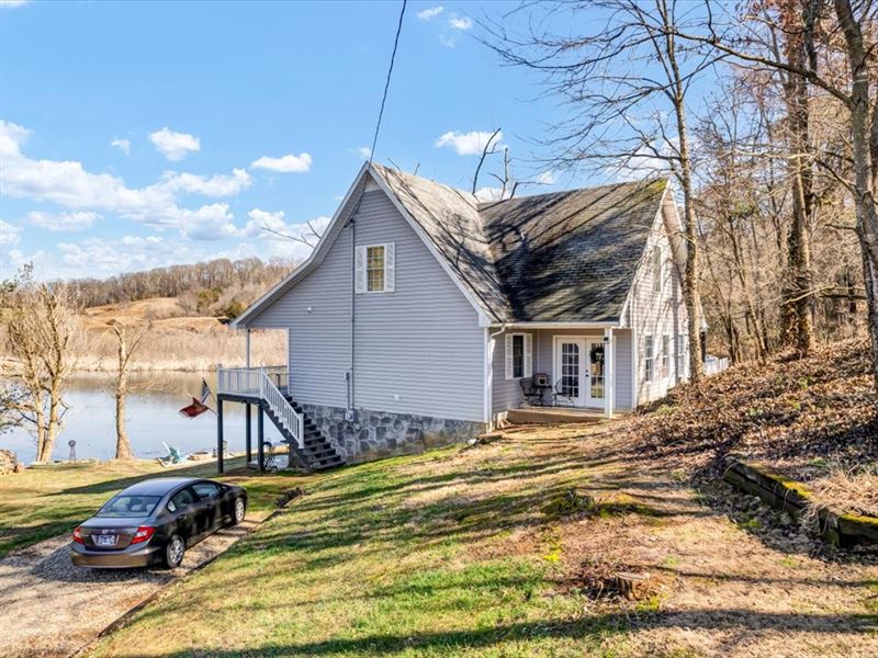 Renovated Farmhouse on 19.88 Acres : Parrottsville : Cocke County : Tennessee
