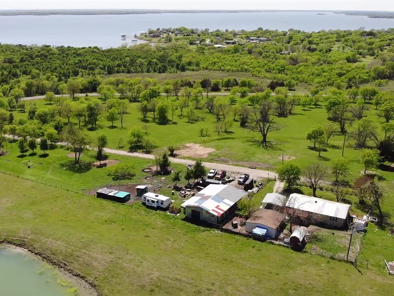 Just Off The Water Of Lake Tawakoni : Lone Oak : Hunt County : Texas