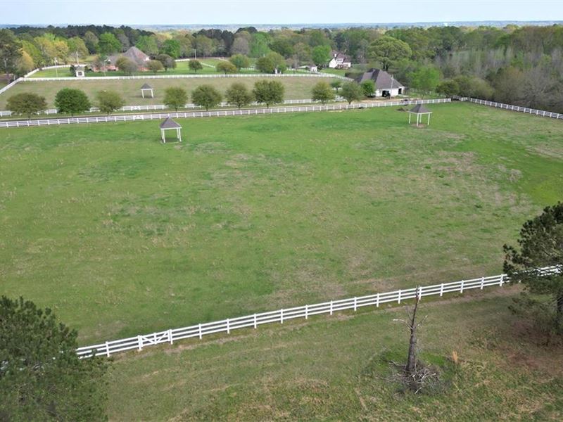 4.28 Acres Of Land for Sale Adjoini : McComb : Pike County : Mississippi