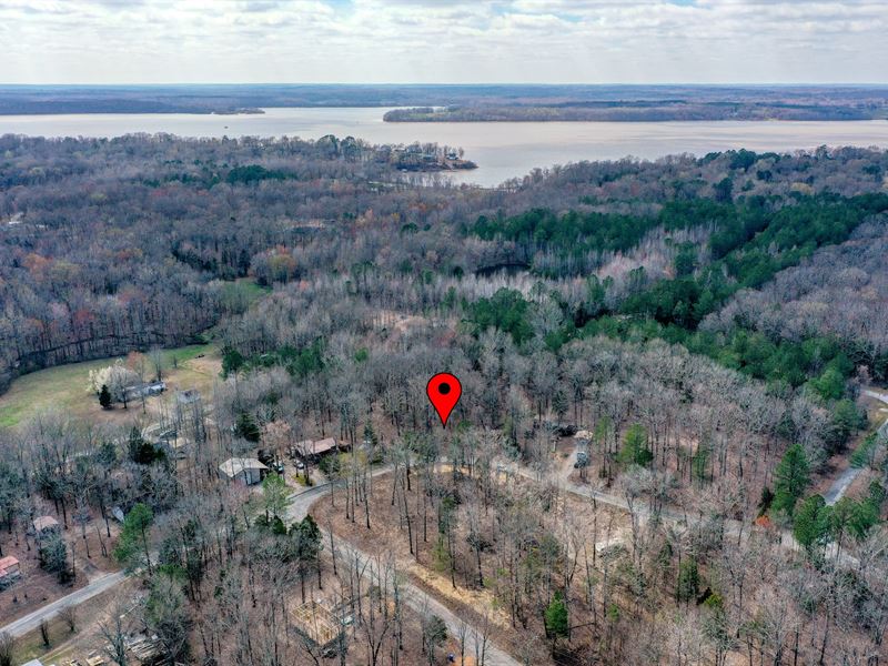 Lot for Building Close to The Lake : Big Sandy : Benton County : Tennessee