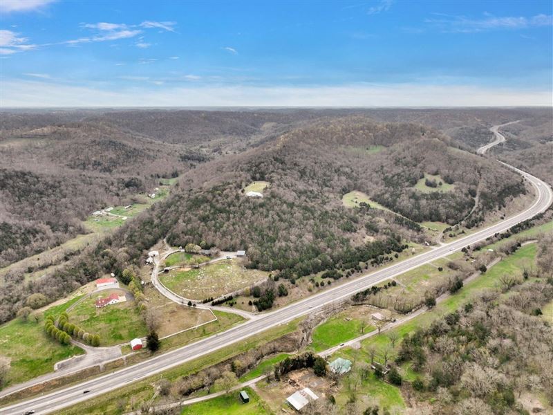Beautiful 60 Acre Horse Farm : Dowelltown : Dekalb County : Tennessee