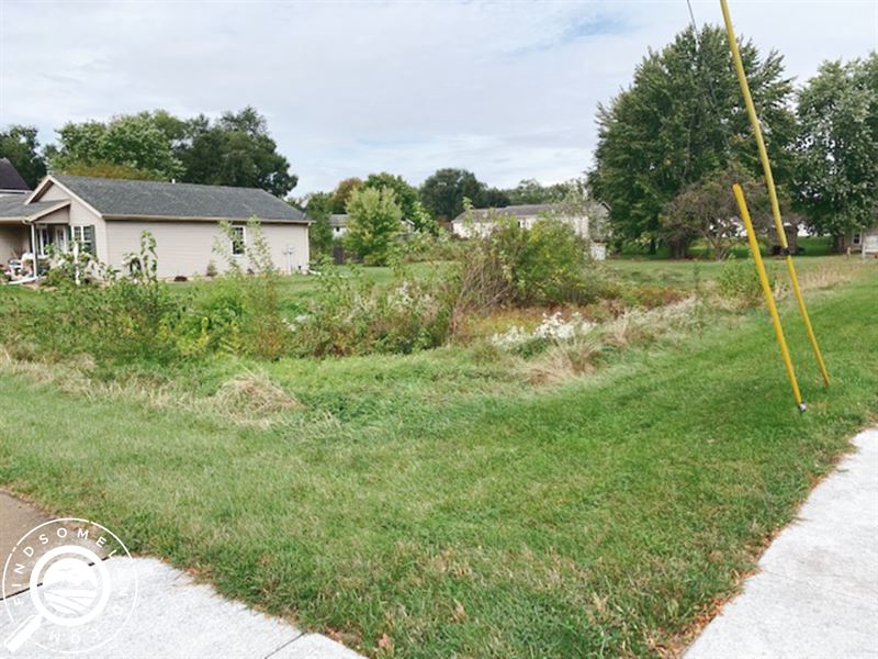 Your Outdoor Oasis in North Liberty : North Liberty : Saint Joseph County : Indiana