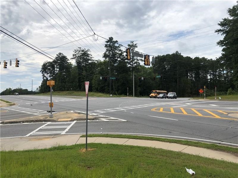 Corner, Signalized Lot on Hwy 92 : Acworth : Cherokee County : Georgia