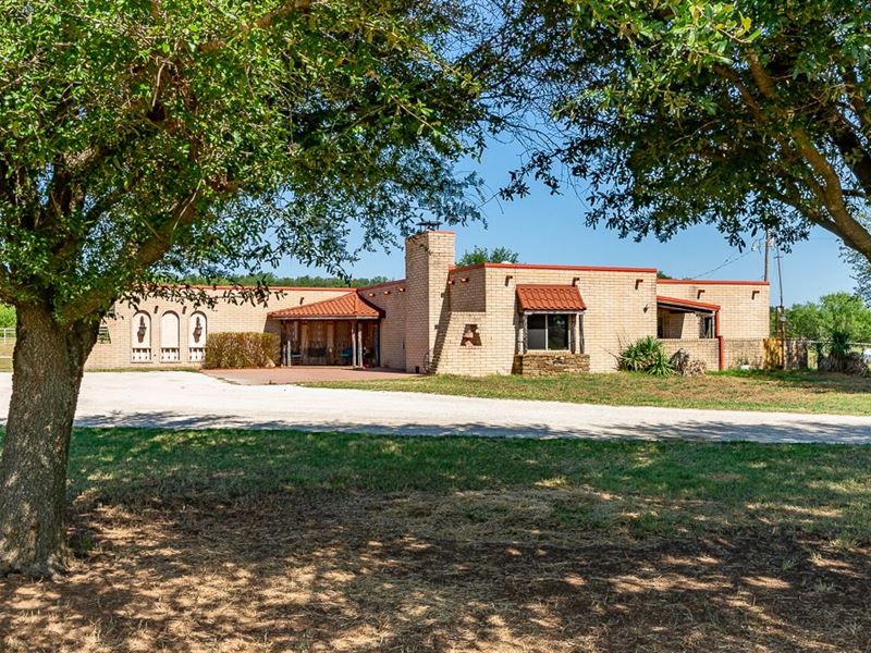 22.26 Ac Horse Facility : Graham : Young County : Texas