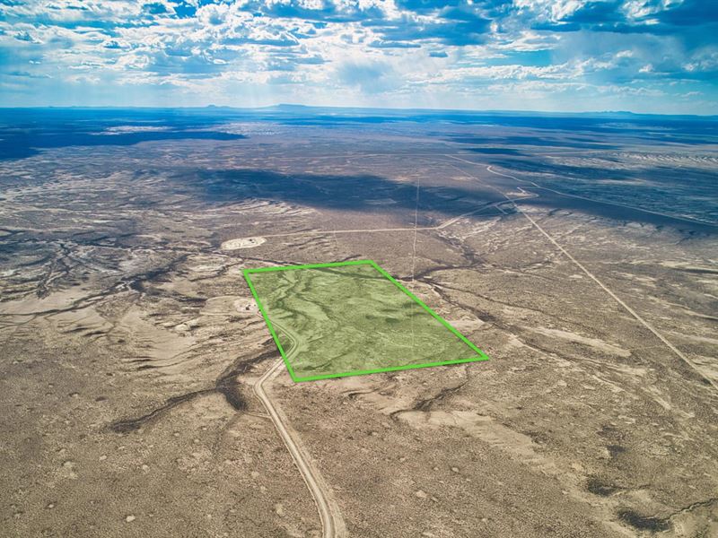 Bordering Blm Land with Road Access : Wamsutter : Sweetwater County : Wyoming