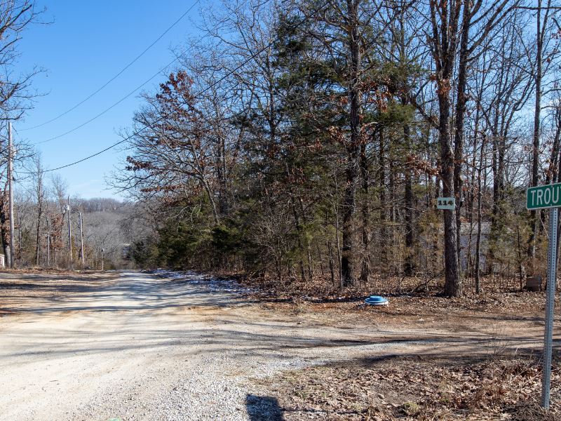 Small Piece of Land in Taney County : Kissee Mills : Taney County : Missouri