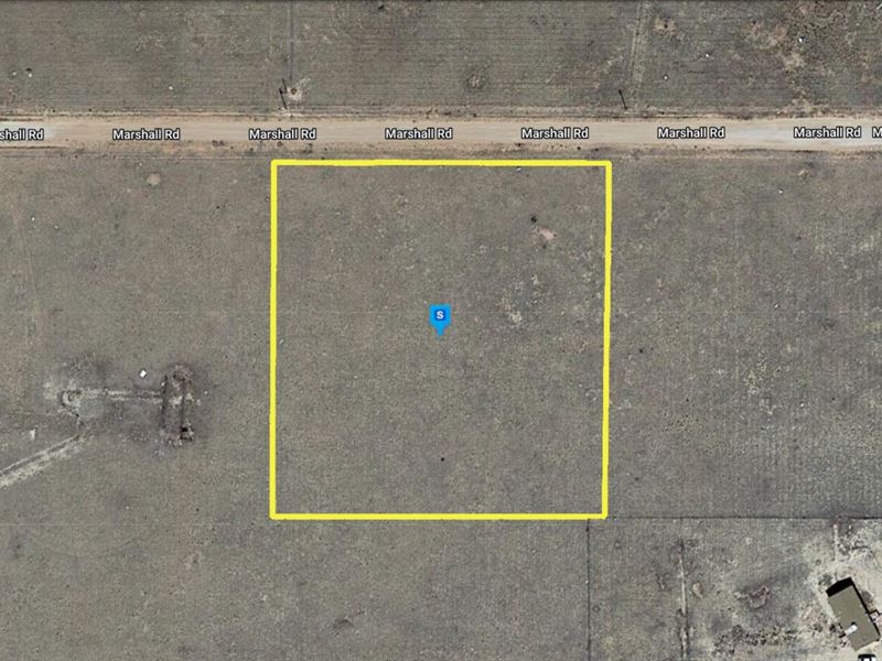Serene Setting with Scenic Views : McIntosh : Torrance County : New Mexico