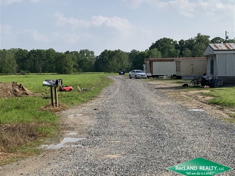 16 Ac, Mobile Home Park with Addt : Delhi : Richland Parish : Louisiana