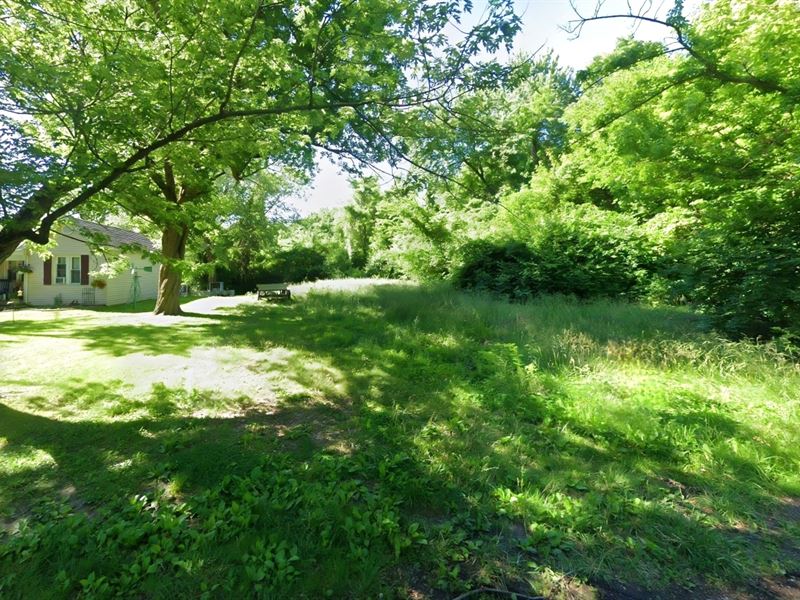 Live in The Lap of Luxury : Ferguson : Saint Louis County : Missouri
