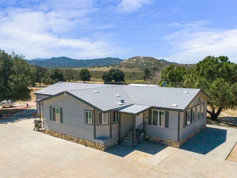 Breezy Farm : Ranchita : San Diego County : California