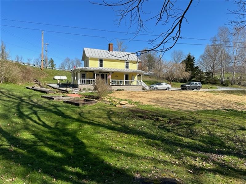 Farmhouse, Creek, Close to Grayson : Troutdale : Grayson County : Virginia