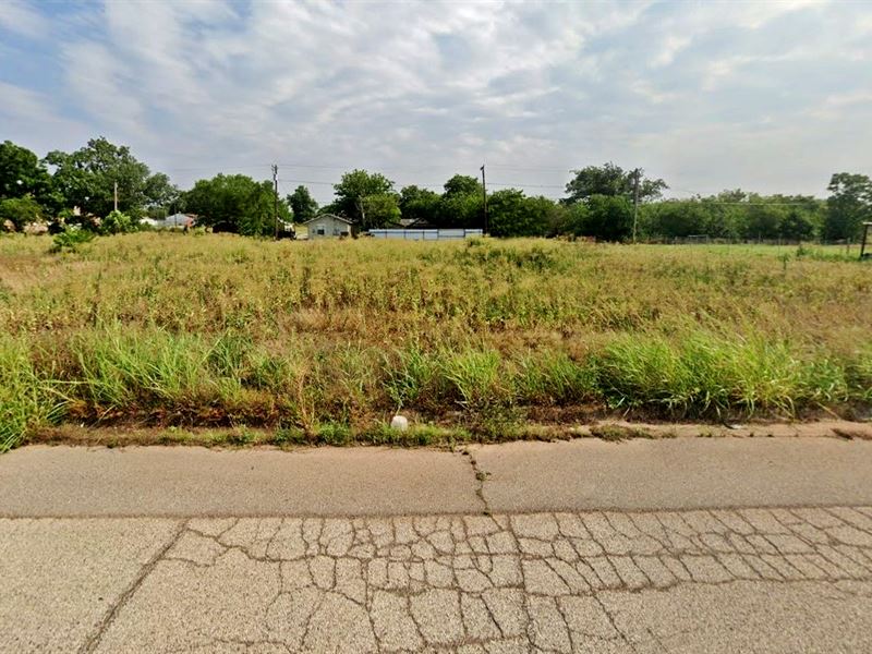 Stunning and Desirable Neighborhood : Wichita Falls : Wichita County : Texas