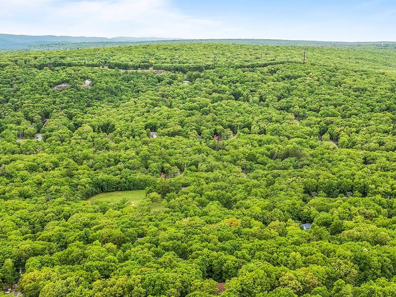 49K Sqft in Dingmans Ferry, PA : Dingmans Ferry : Pike County : Pennsylvania