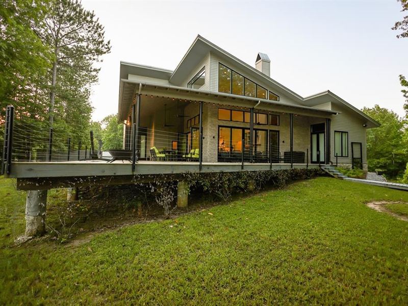 400 Acres with Modern Home Wilki : Woodville : Wilkinson County : Mississippi