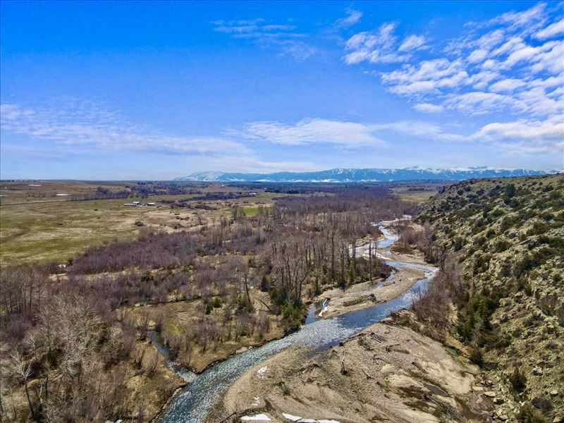 Radiant Rock Creek Waterfront Acrea : Roberts : Carbon County : Montana