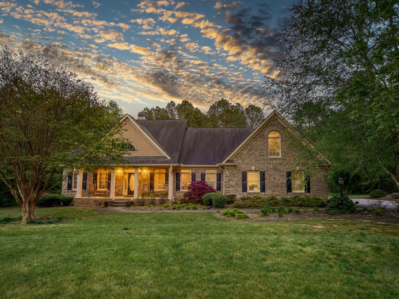 5Br/5Ba Brick Ranch, Full Basement : Oxford : Newton County : Georgia