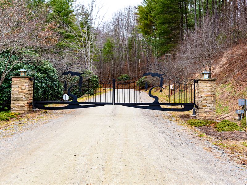 Wooded Lot in Gated Community : Zionville : Ashe County : North Carolina