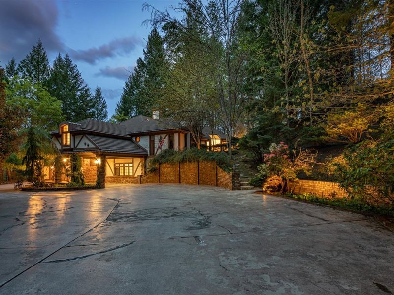 371 Hessar, Luxury Lifestyle Estat : Grants Pass : Josephine County : Oregon