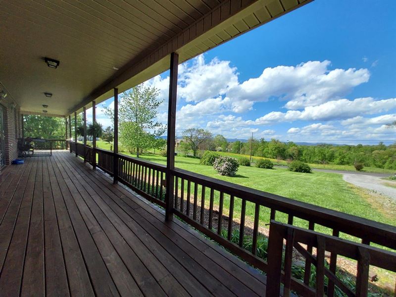 Quiet Country with Mountain Views : New Tazewell : Claiborne County : Tennessee