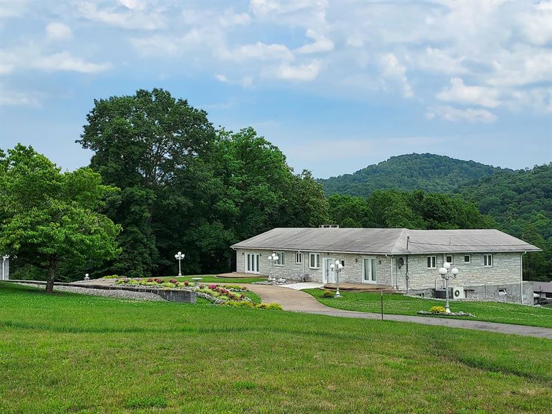 Vintage Rancher, Sweet Little Town : Sneedville : Hancock County : Tennessee