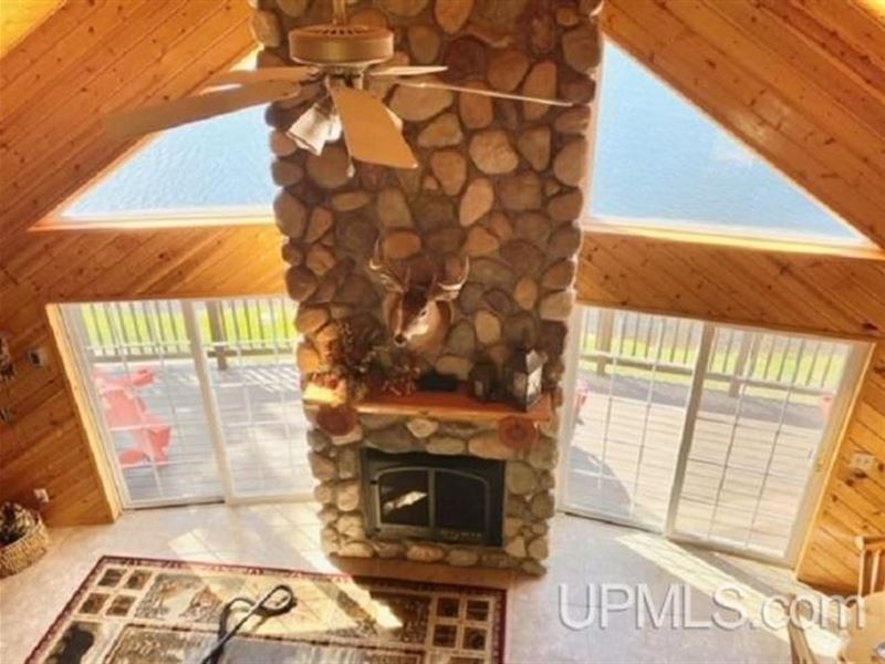 Beautiful Remote Lake Home 50088597 : Ishpeming : Marquette County : Michigan