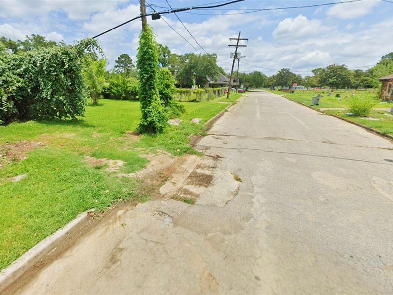 A Highly Desirable Location : Beaumont : Jefferson County : Texas