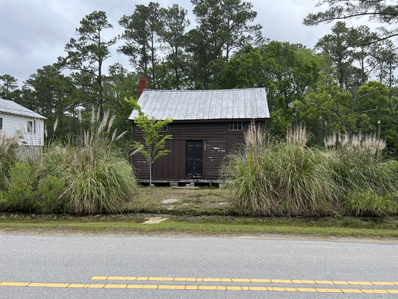 Rural Residential Property : Hobucken : Pamlico County : North Carolina