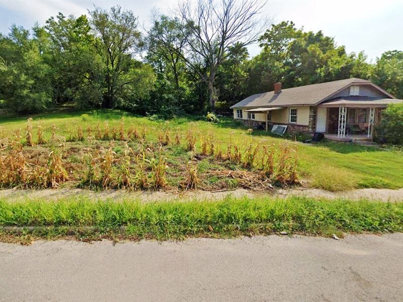 A Prime and Accessible Location : Kansas City : Wyandotte County : Kansas