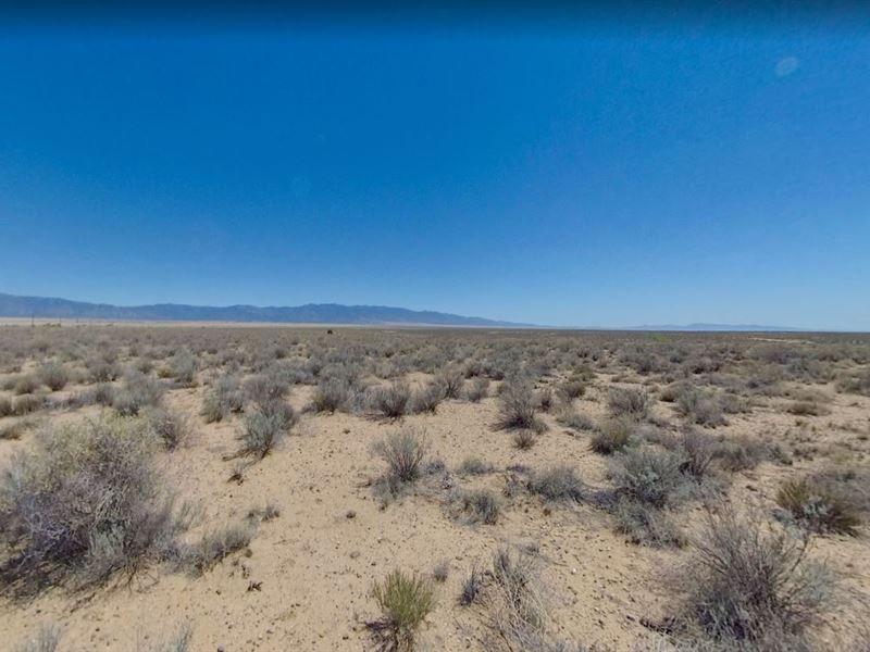 Escape The Noise and Enjoy Privacy : New Mexico : Valencia County : New Mexico