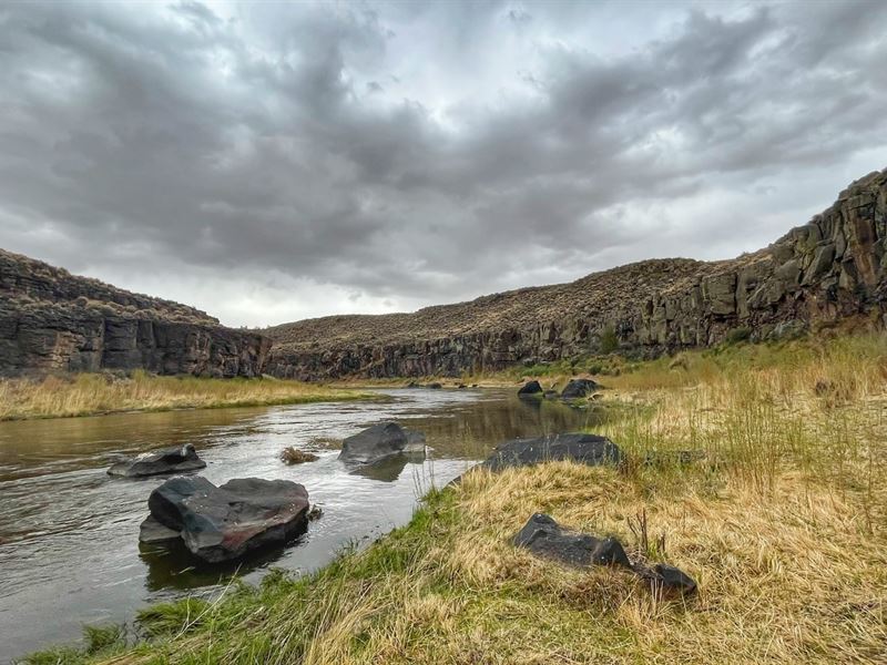 Water Access to The Rio Grande : San Luis : Costilla County : Colorado