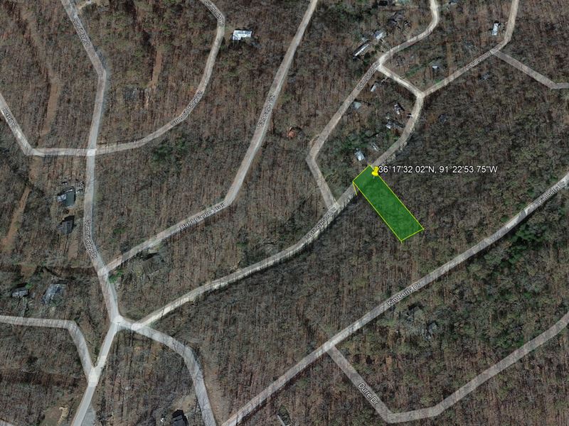 Vagabond Lake and Clubhouse Close : Williford : Sharp County : Arkansas