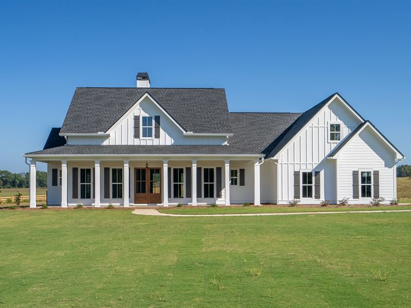 Sought After Madison 5.9 Acres : Madison : Morgan County : Georgia