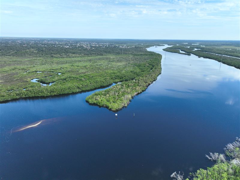 Waterfront Corner Lot : Punta Gorda : Charlotte County : Florida