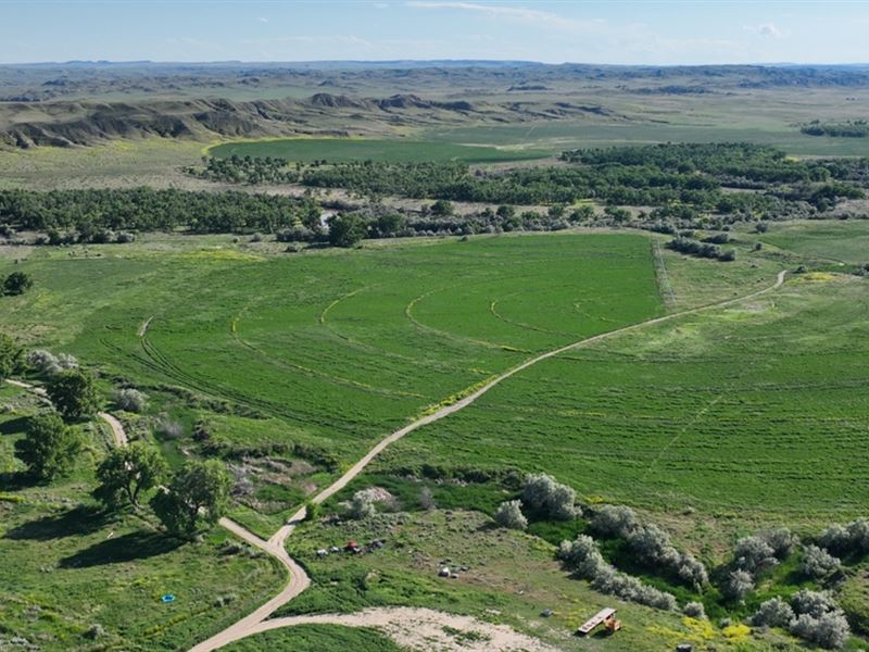 Powder River Hay & Hunting Ranc : Kaycee : Johnson County : Wyoming