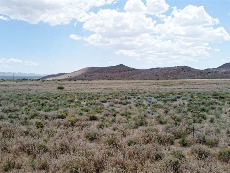 Drilled Well But Needs Pump : Kingman : Mohave County : Arizona