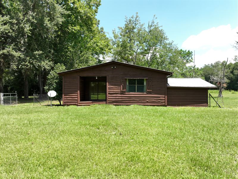 Built with Love : Live Oak : Suwannee County : Florida
