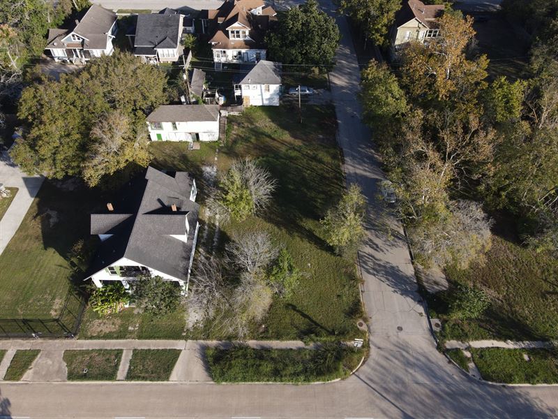 A Peaceful Residential Retreat : Beaumont : Jefferson County : Texas