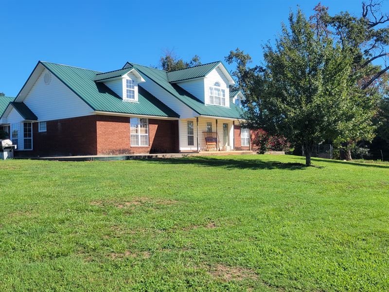 6 House Turkey Farm with 103 Ac : Ozark : Franklin County : Arkansas