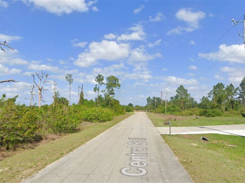 .22 Acre in Lehigh Acres, Florida : Lehigh Acres : Lee County : Florida