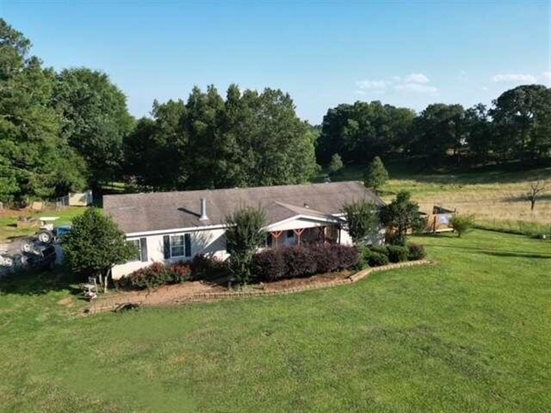 Beautiful Ranch Home with Acreage : Union Point : Taliaferro County : Georgia