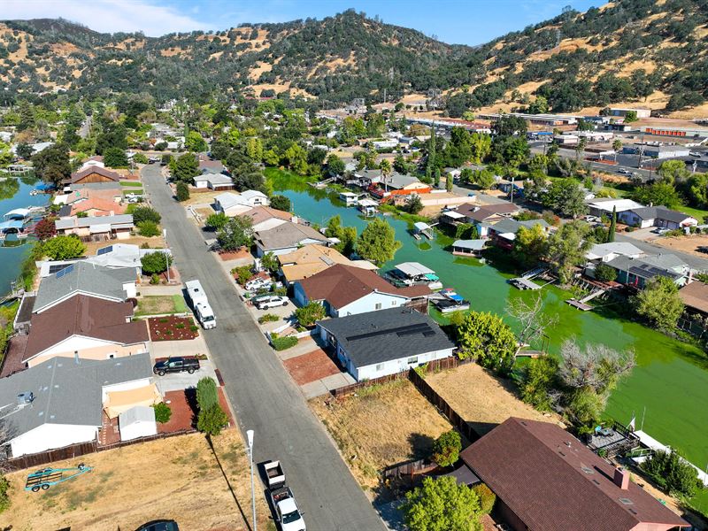 Waterfront with All Utilities : Clearlake Oaks : Lake County : California