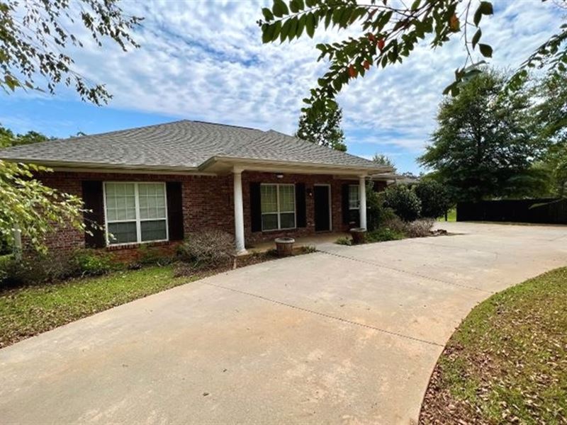 1.3 Acres with A Home in Lauderdale : Meridian : Lauderdale County : Mississippi