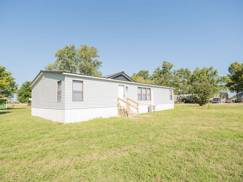 3 Bedroom, 2 Bath Home On Corner Lo : Qulin : Butler County : Missouri