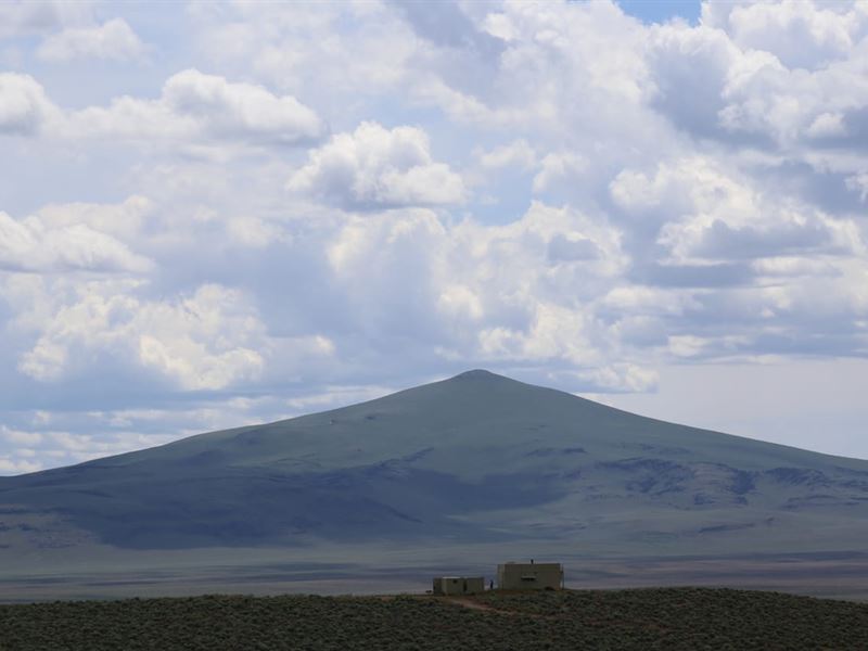 The Bunker Property, 1,400 Acres : Adel : Lake County : Oregon